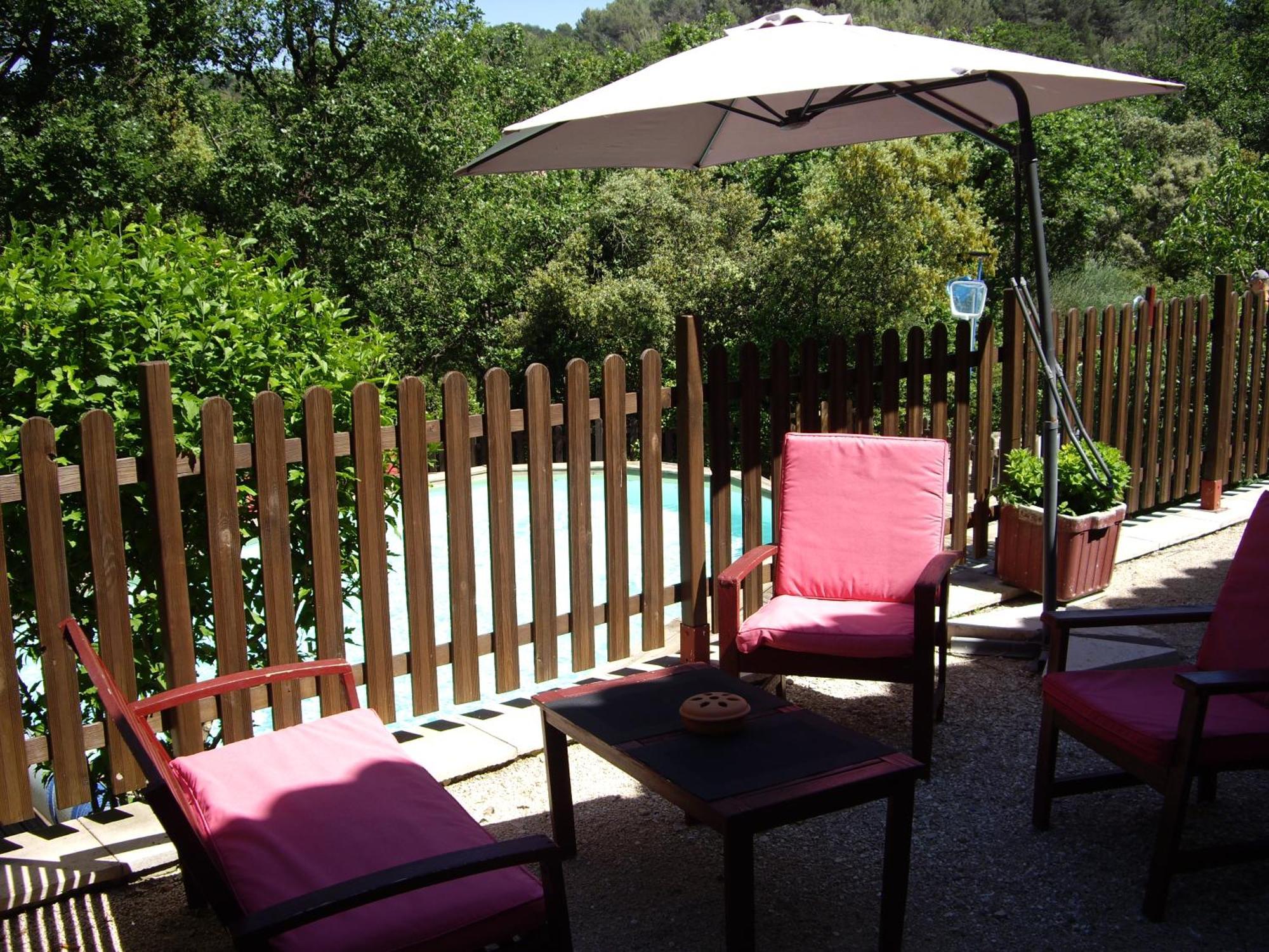 La Bastide De Mauragne - Gite Les Iris Apt Exteriör bild